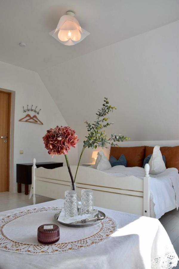 Spicite Hotel Ventspils Exterior foto